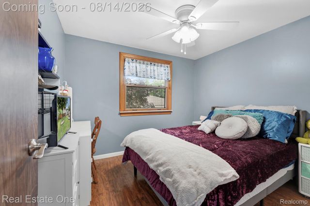 30374 Torry Avenue, Flat Rock, MI 48134