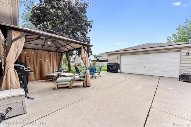 30374 Torry Avenue, Flat Rock, MI 48134
