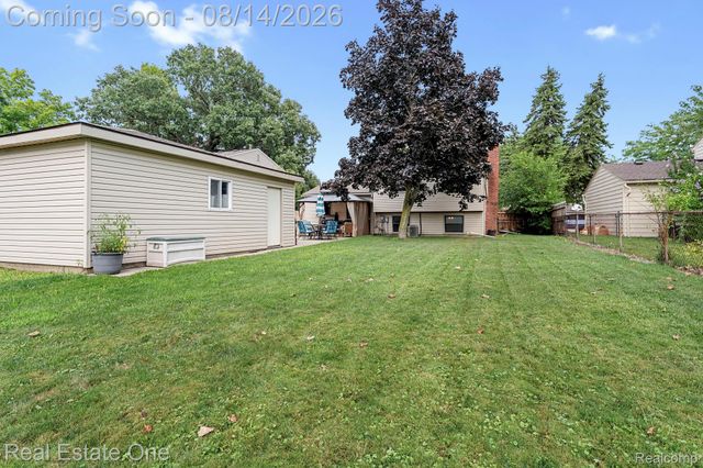 30374 Torry Avenue, Flat Rock, MI 48134