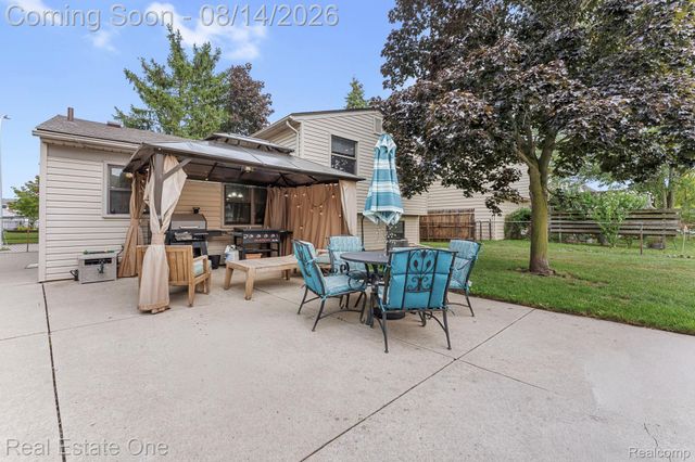 30374 Torry Avenue, Flat Rock, MI 48134