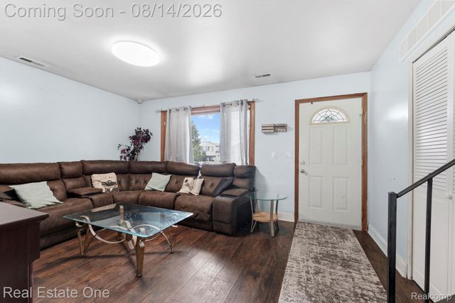 30374 Torry Avenue, Flat Rock, MI 48134