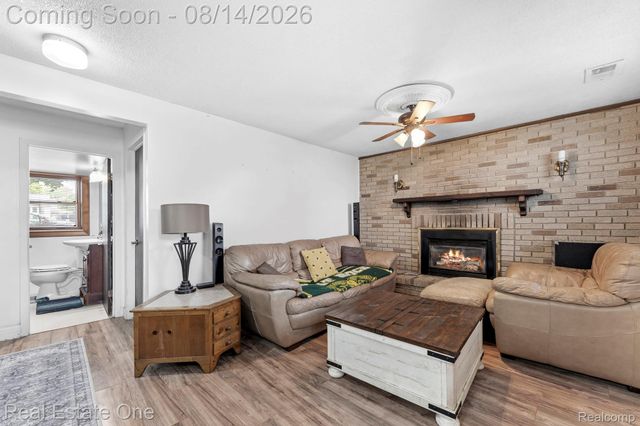 30374 Torry Avenue, Flat Rock, MI 48134