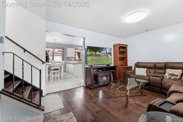 30374 Torry Avenue, Flat Rock, MI 48134