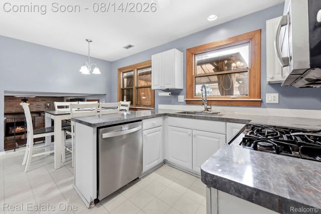 30374 Torry Avenue, Flat Rock, MI 48134