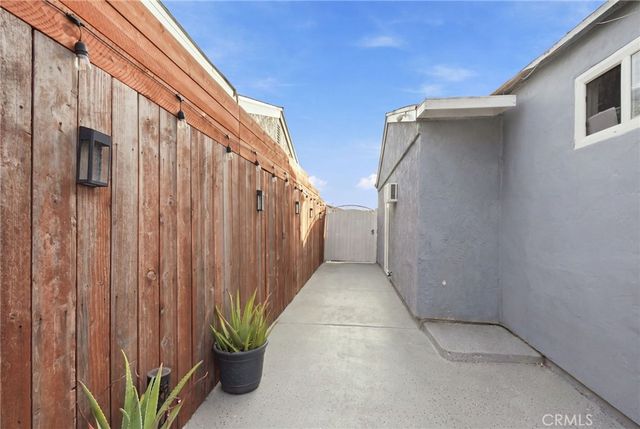 14324 S Corlett, Compton, CA 90220