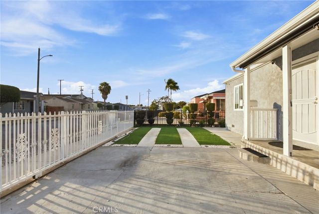 14324 S Corlett, Compton, CA 90220