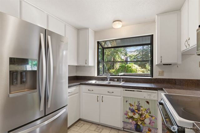 25248 111th Avenue SE, Kent, WA 98030