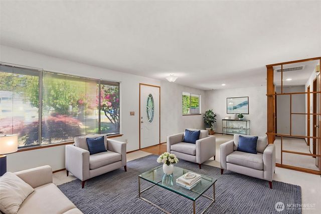 25248 111th Avenue SE, Kent, WA 98030