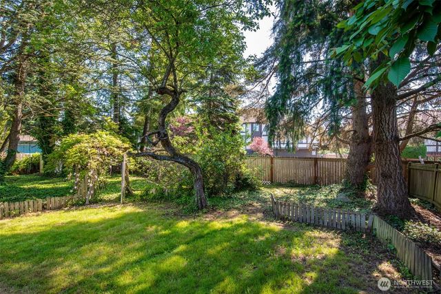 25248 111th Avenue SE, Kent, WA 98030