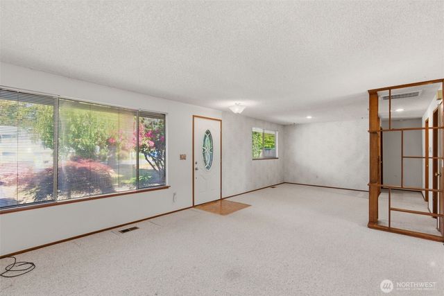 25248 111th Avenue SE, Kent, WA 98030