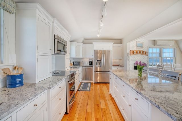 103 Edgartown Bay Road, Edgartown, MA 02539