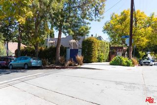 802 N Dillon Street, Los Angeles, CA 90026