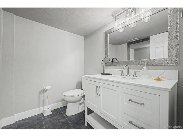 7925 W Layton Ave 400, Littleton, CO 80123