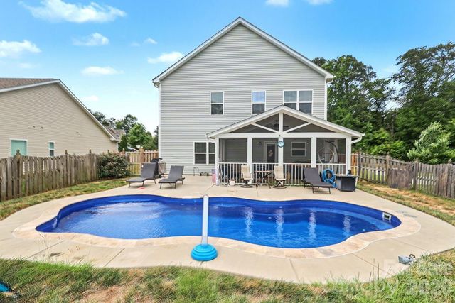 200 Stowe Creek Lane, Mount Holly, NC 28120