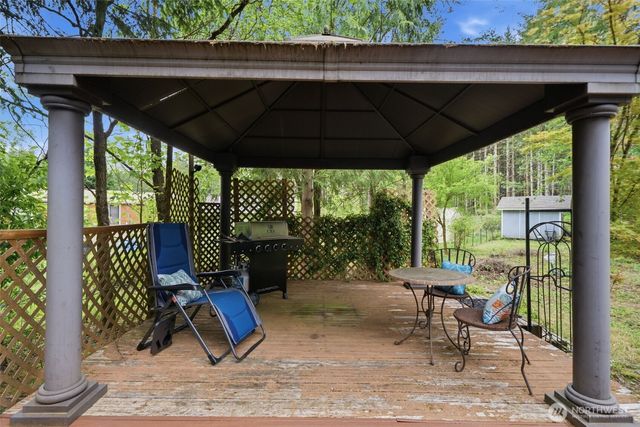 71 E Richardson Road, Belfair, WA 98528