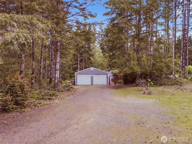 71 E Richardson Road, Belfair, WA 98528
