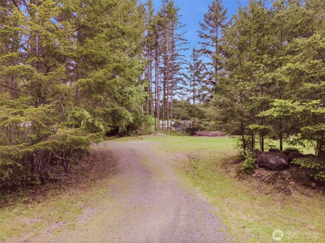 71 E Richardson Road, Belfair, WA 98528