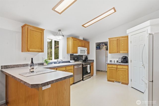 71 E Richardson Road, Belfair, WA 98528