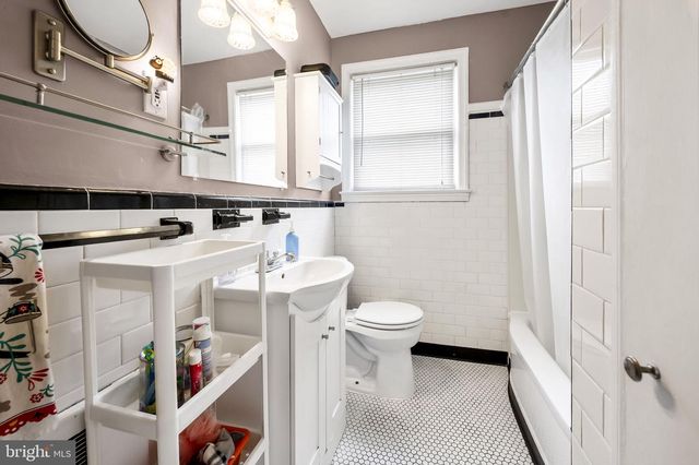 920 E LAKE AVE, Baltimore, MD 21212