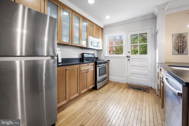 920 E LAKE AVE, Baltimore, MD 21212