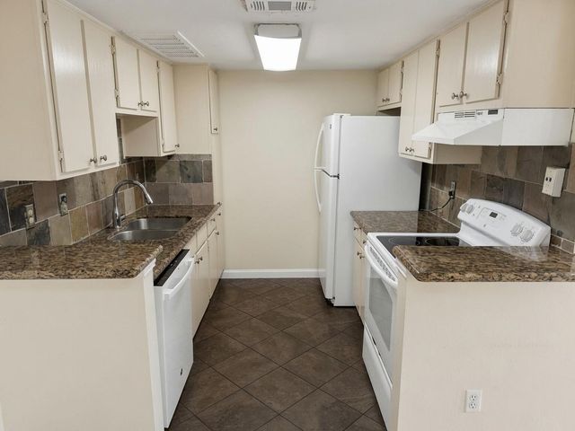 2250 Bering Drive 68, Houston, TX 77057