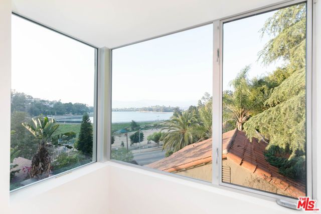 1856 Silverwood Terrace, Los Angeles, CA 90026
