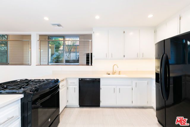 1856 Silverwood Terrace, Los Angeles, CA 90026