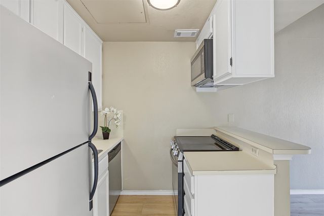 601 Nelray BLVD 17, Austin, TX 78751