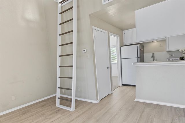 601 Nelray BLVD 17, Austin, TX 78751