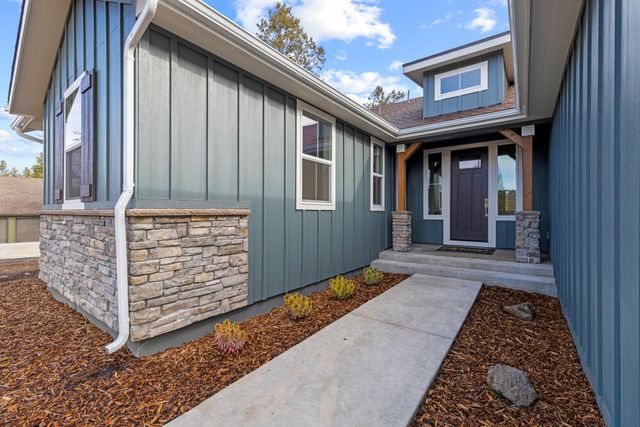 1211 Vine Maple Drive, Klamath Falls, OR 97601