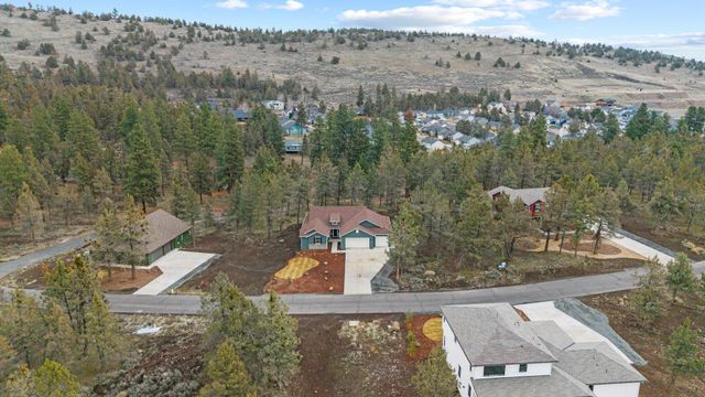 1211 Vine Maple Drive, Klamath Falls, OR 97601