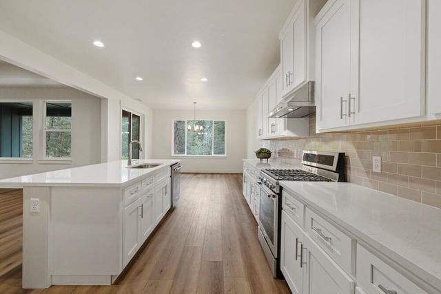 1211 Vine Maple Drive, Klamath Falls, OR 97601