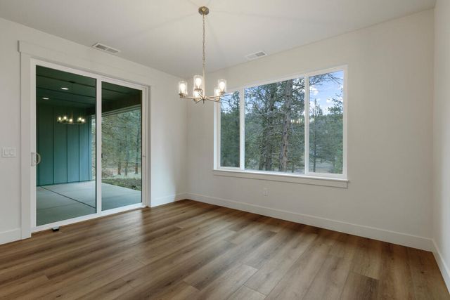 1211 Vine Maple Drive, Klamath Falls, OR 97601