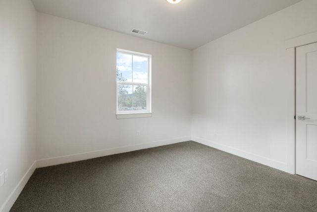 1211 Vine Maple Drive, Klamath Falls, OR 97601