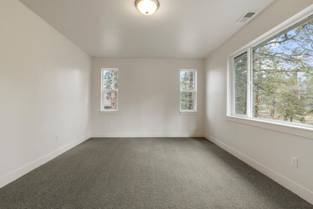 1211 Vine Maple Drive, Klamath Falls, OR 97601