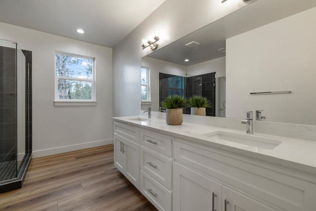 1211 Vine Maple Drive, Klamath Falls, OR 97601