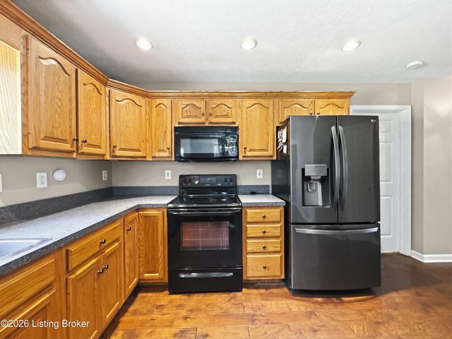 1153 Waterford Rd, Mt Washington, KY 40047