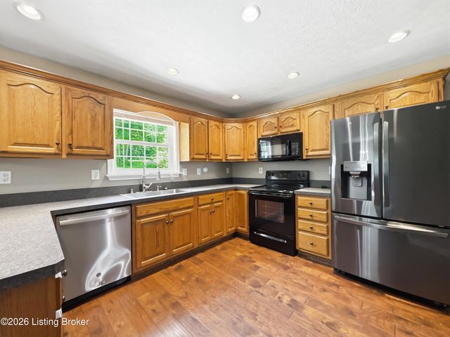 1153 Waterford Rd, Mt Washington, KY 40047