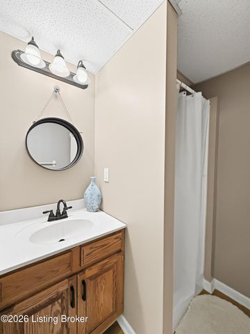 1153 Waterford Rd, Mt Washington, KY 40047