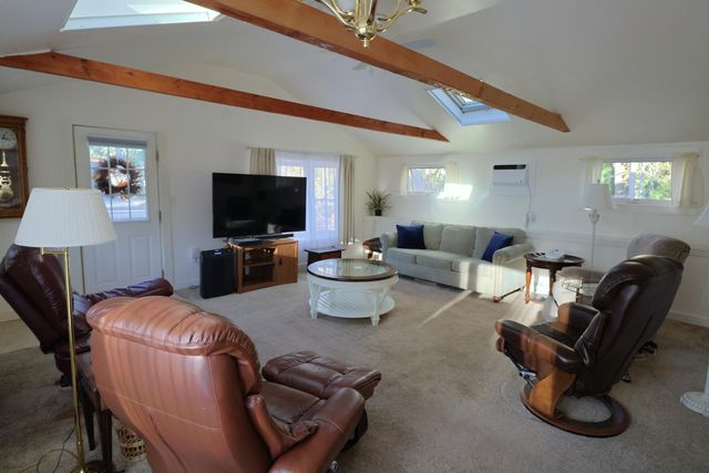 467 Main Street, West Dennis, MA 02670