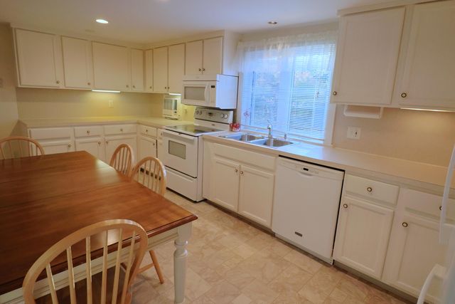 467 Main Street, West Dennis, MA 02670