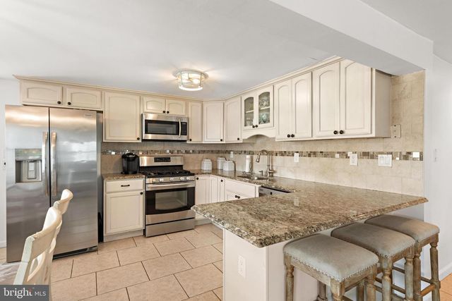 5 E VIRGINIA AVE, Long Beach Township, NJ 08008