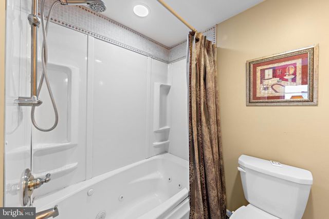 5 E VIRGINIA AVE, Long Beach Township, NJ 08008