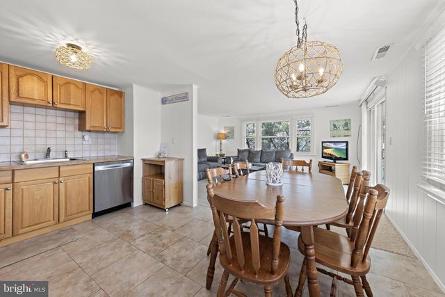 5 E VIRGINIA AVE, Long Beach Township, NJ 08008