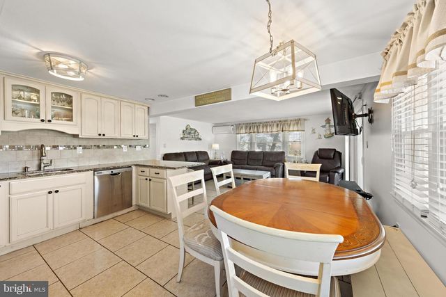 5 E VIRGINIA AVE, Long Beach Township, NJ 08008