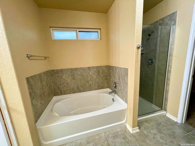 8823 QUIHI WAY, San Antonio, TX 78254
