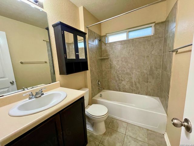 8823 QUIHI WAY, San Antonio, TX 78254