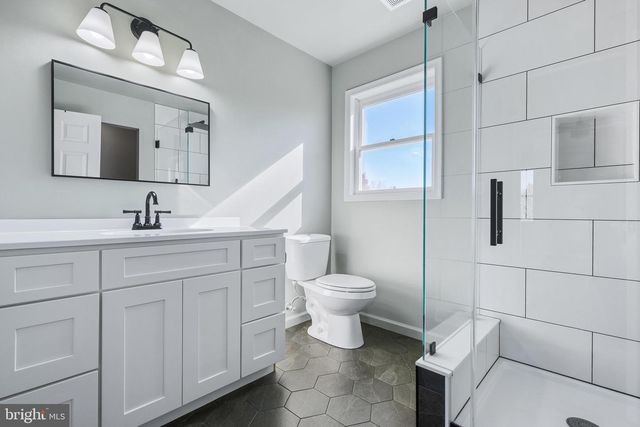 4956 E BERLIN RD, Thomasville, PA 17364