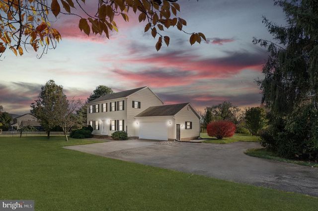 4956 E BERLIN RD, Thomasville, PA 17364