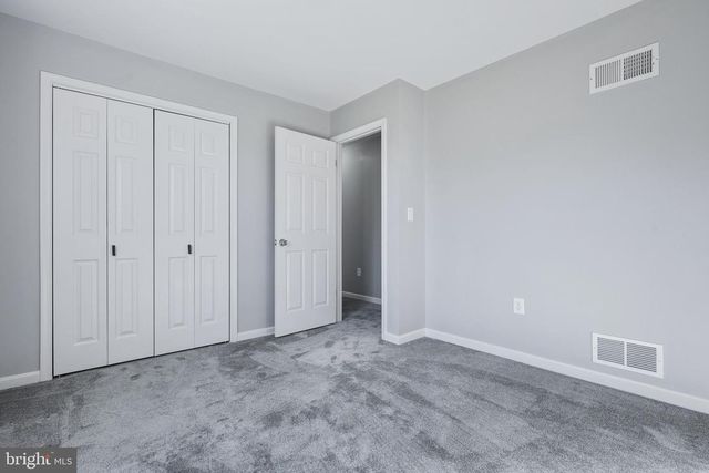 4956 E BERLIN RD, Thomasville, PA 17364